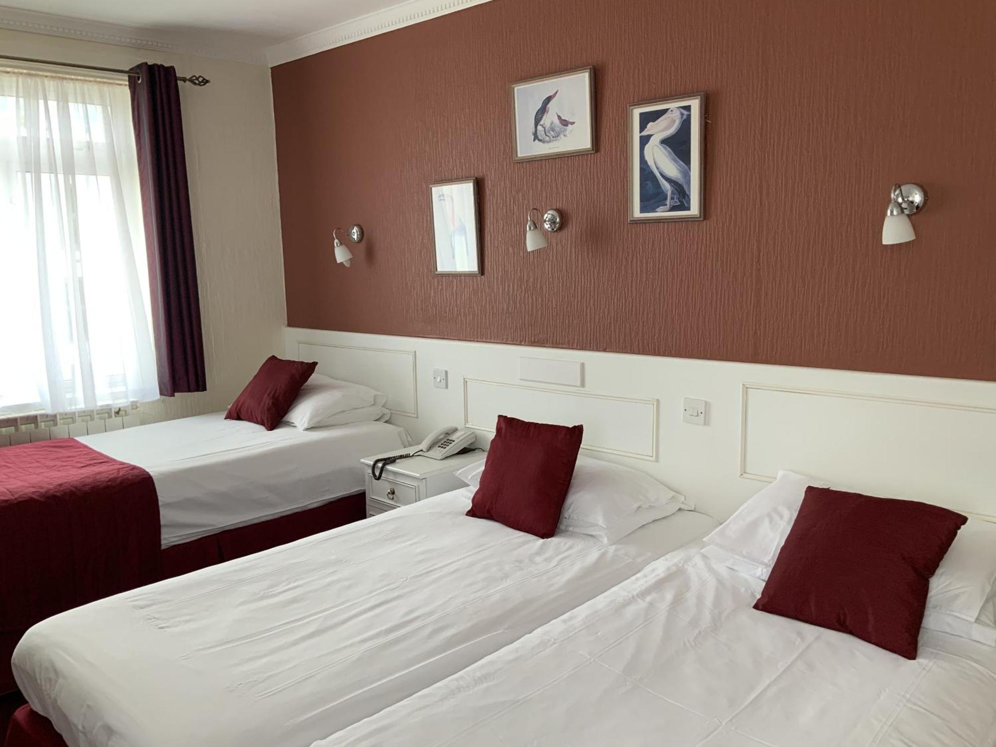 Marina Metro Hotel Ст. Хейлир Джерси Номер фото
